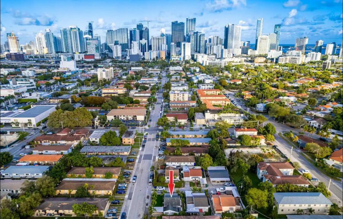 Сasa de vacaciones New 3bed 2bath Brickell & 8th Street